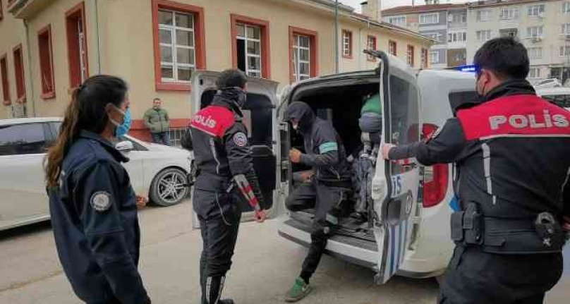 Bursa'da at arabalı hırsızlar yakalandı