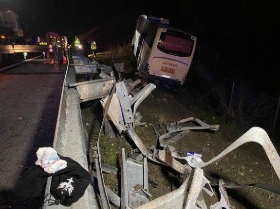 Bursa'da otobüs yoldan çıktı! 36 yolcu ölümden döndü