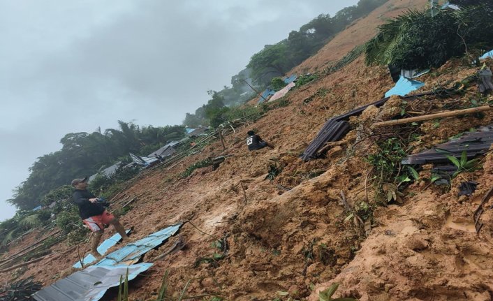 Toprak kayması felaketi: 11 ölü, 50 kayıp