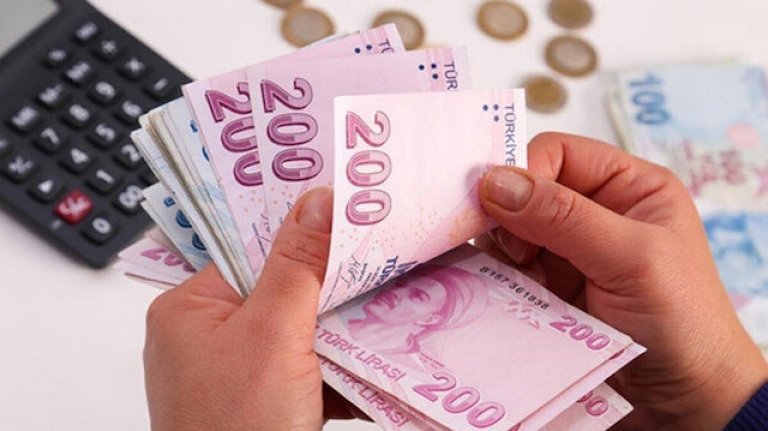 Bankalar faiz oranlarını düşürmüyor!