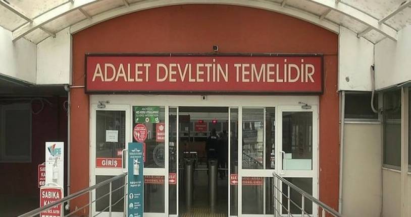 Uyuşturucu satıcıları polisten kaçamadı! Metamfetamine "Metin abi", bonzaiye "Kübra" diyorlarmış