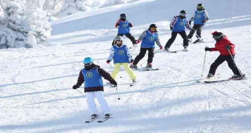 Bursa Büyükşehir Belediyespor Kayak-Snowboard Kampları'nda ilk dönem tamamlandı