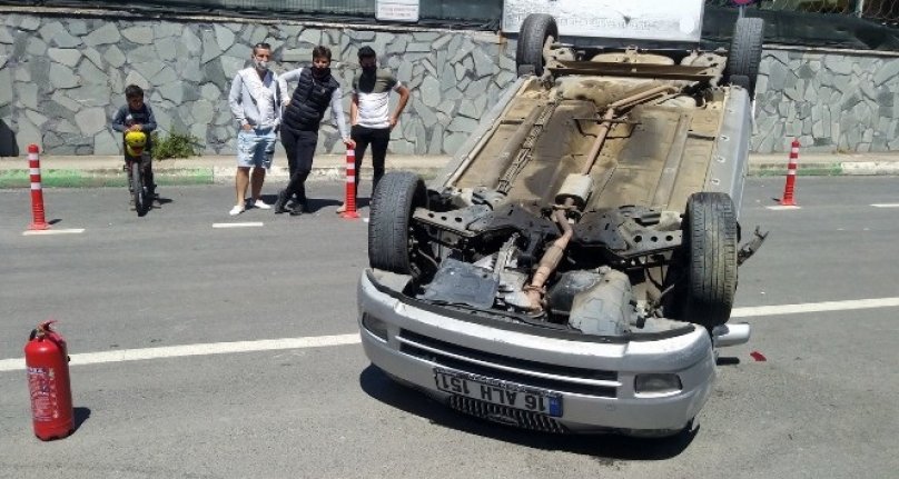 Bursa'da otomobil takla atarak durabildi: 1'i ağır 2 yaralı