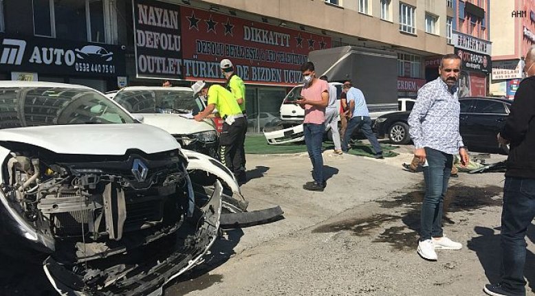 Makas atan sürücü dehşet saçtı! 12 araç zarar gördü