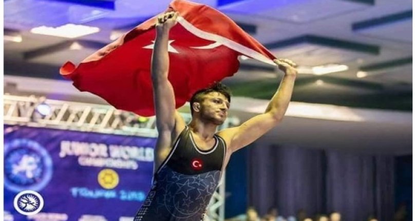 Erkan Ergen, U23 Avrupa Güreş Şampiyonası'nda bronz madalya kazandı