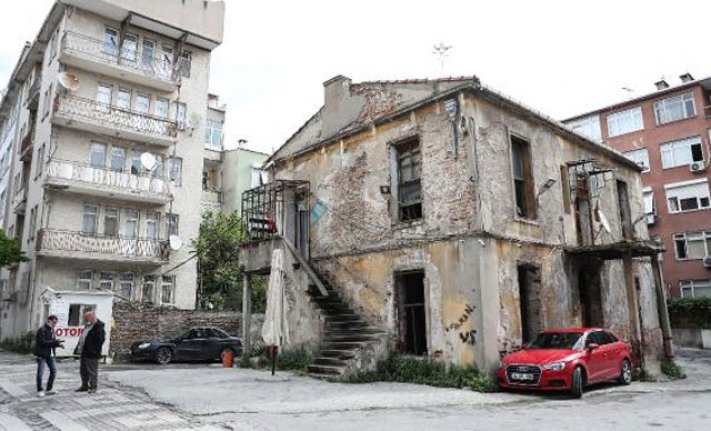 Türk edebiyatının usta ismi Cenap Şahabettin'in evi otopark oldu