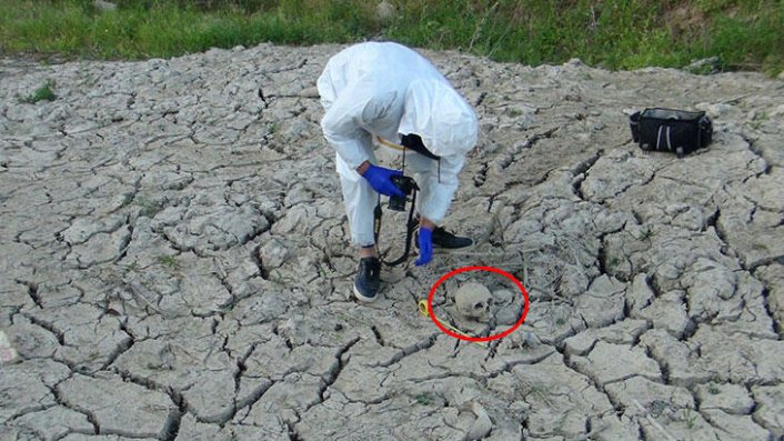 Sulama kanalına dökülen balçıktan, insan kafatası çıktı!