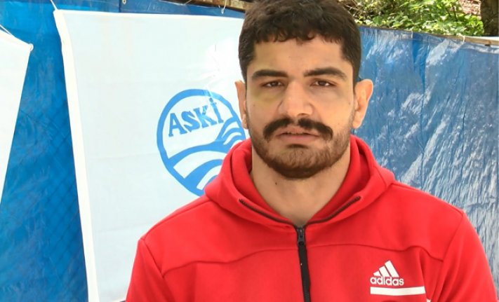 Milli güreşçi Taha Akgül: "İkinci olimpiyat şampiyonluğumu anneme hediye etmek istiyorum"