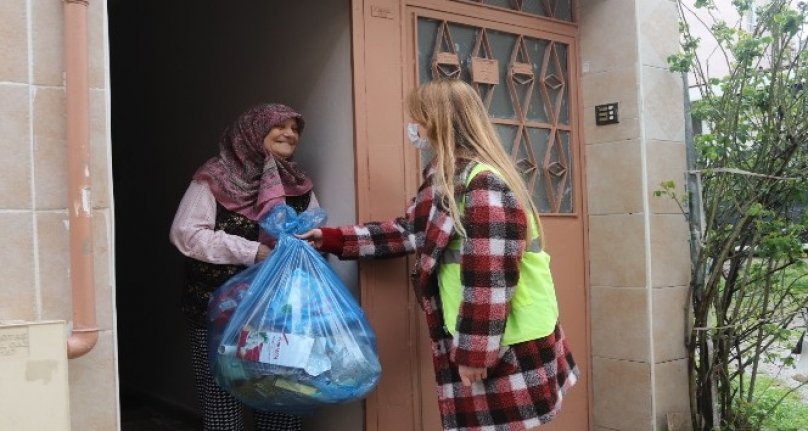 Bursa Yıldırım'ın çevreci teyzesi takdir topluyor