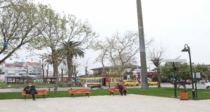 Mudanya'daki parklar güneş enerjisiyle aydınlatılıyor