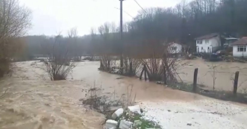 Bursa'da dereler taştı, köy sular altında kaldı