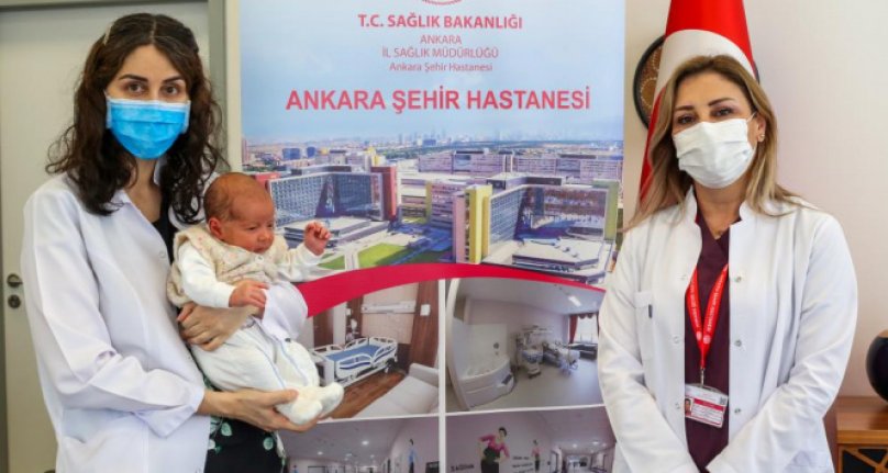 Türkiye'de bir ilk: "Annesi hamileyken aşılanan bebek antikorlu doğdu"