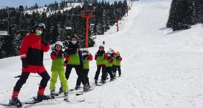 Orman şehitlerinin çocukları Uludağ'ın keyfini çıkardı