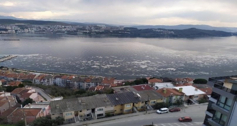 Korkutan görüntü! Gemlik Körfezi beyaza büründü