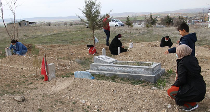 Virüsten aynı aileden 5 kişi 20 gün içinde vefat etti