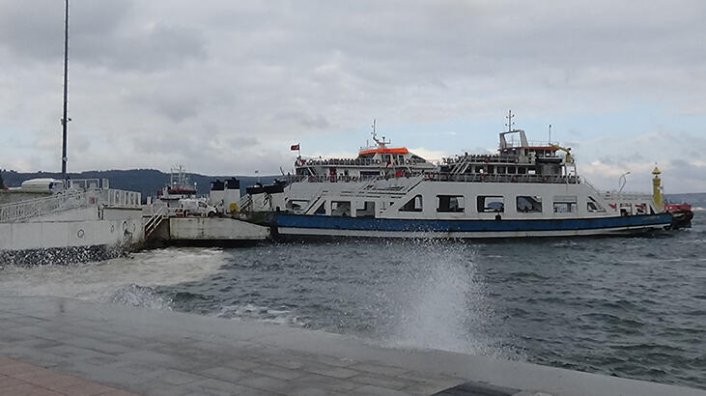 Gökçeada ve Bozcaada'ya feribot seferleri iptal edildi!