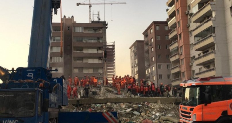 Depremde yıkılan Rıza Bey Apartmanı'nın fenni mesulü tutuklandı!