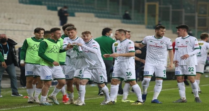 Bursaspor'un golcü ismi Burak Kapacak cezalı duruma düştü