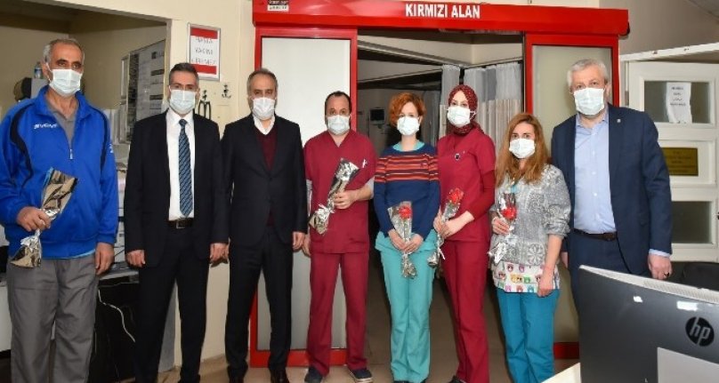 Bursa Büyükşehir Belediye Başkanı Aktaş, doktorları ziyaret etti