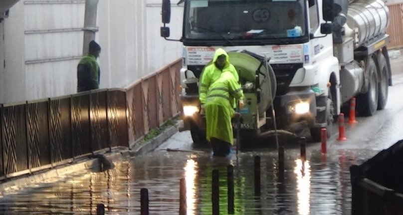 İnegöl merkezde yağmur, köylerde kar