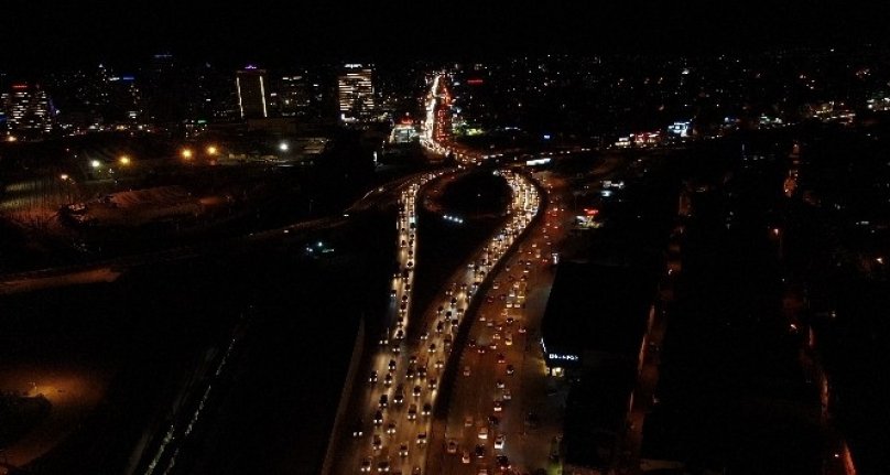 Vatandaş özel aracıyla yola çıktı, pandemide Bursa trafiğinin yükü arttı