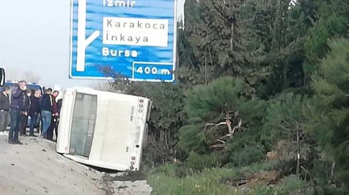 Bursa'da yolcu otobüsü su kanalına devrildi! 18 kişi yaralandı