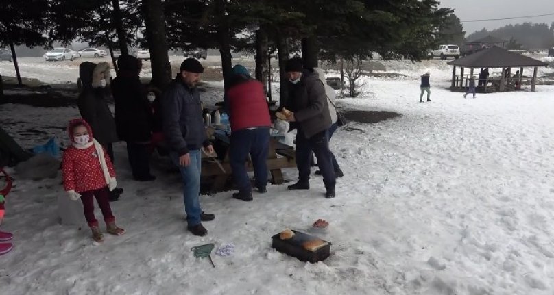 Bursa'da mangalını alan Uludağ'a çıktı! Pistler doldu taştı