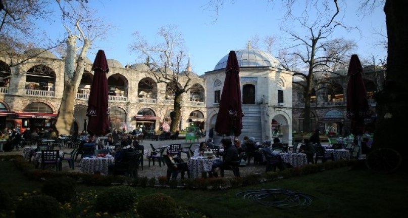 Bursa'nın tarihi hanları ve çarşıları 4 ay sonra şenlendi