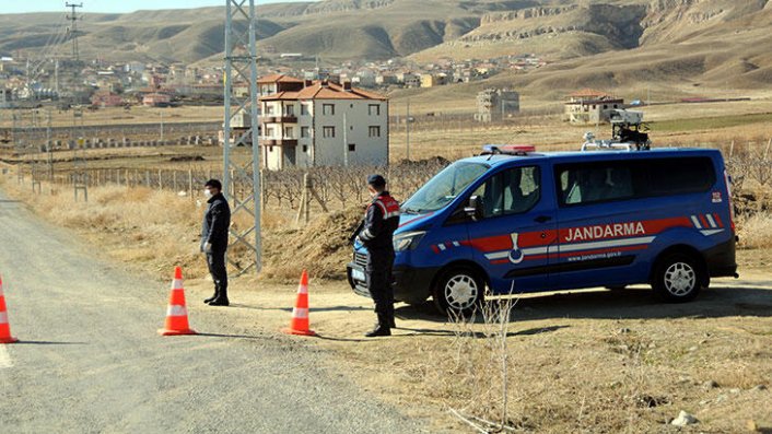 Toplu cenaze namazı kılınan mahallede koronavirüs karantinası sona erdi