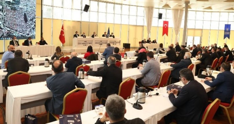 Bursa Büyükşehir Belediye Başkanı Aktaş, muhtarlarla buluştu