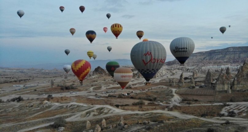 Kapadokya'da sıcak hava balon turlarına hava muhalefeti engeli