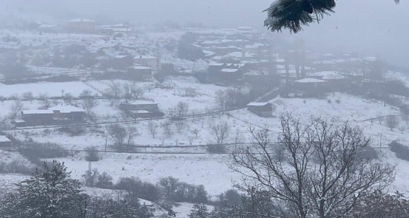 Bursa'nın dağ ilçelerinde kar kalınlığı 10 santimetreyi geçti