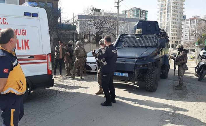 Bomba imha uzmanı, karısı ve çocuklarını pompalı tüfekle rehin aldı