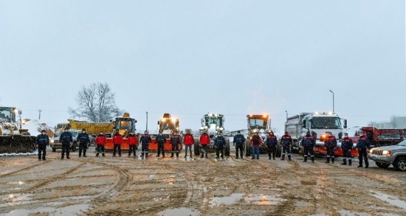 Bursa'da ekipler çalıştı, kar zahmet değil rahmet oldu