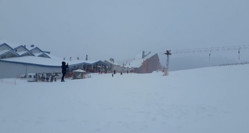 Beklenen kar geldi! Uludağ'da kar yağışı başladı