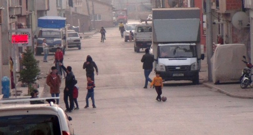 Bursa'da kısıtlamaya rağmen güzel havayı görenler kendini sokağa attı