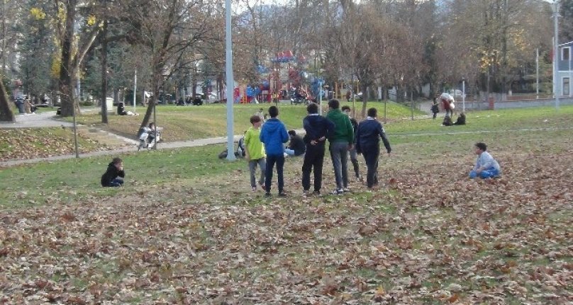 Bursa’da kamerayı görünce çil yavrusu gibi dağıldılar