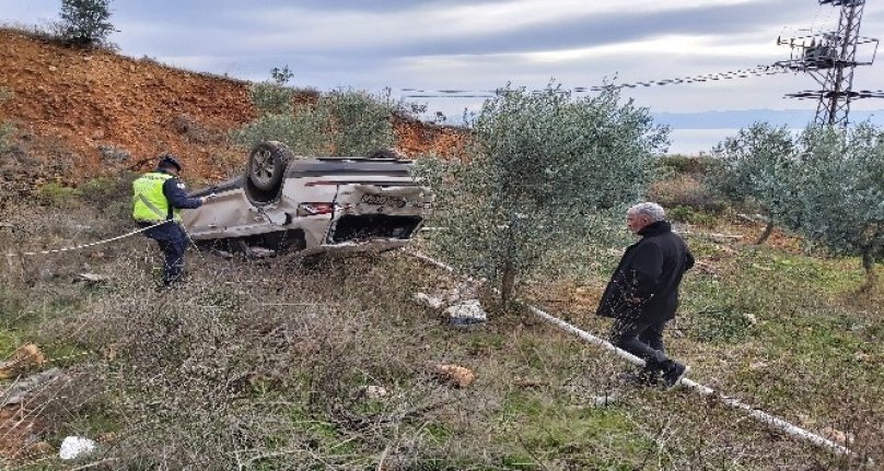 Bursa’da şarampole uçtular! Burunları bile kanamadı