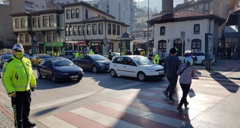 Bursa'da emniyetten yaya öncelikli denetim