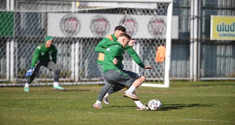 Bursaspor ara vermeden Altay maçı hazırlıklarına başladı