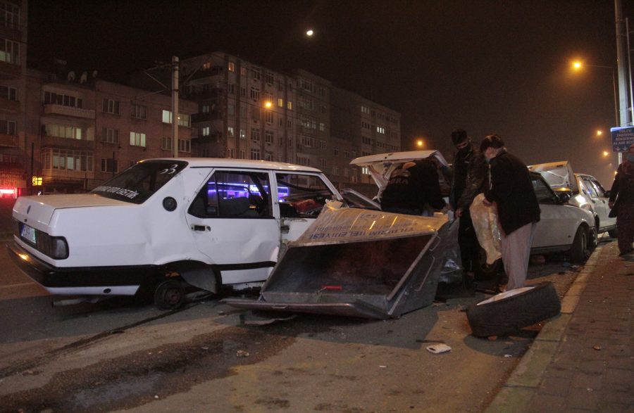 Bursa'da zincirleme kaza! Ortalık savaş alanına döndü...