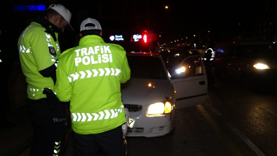 Bursa'da sokağa çıkma yasağını delen çift şaşkına çevirdi