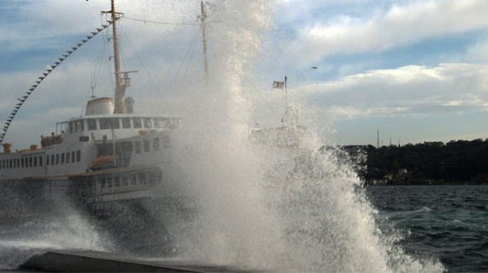 Marmara'da fırtına! Bazı seferler iptal...