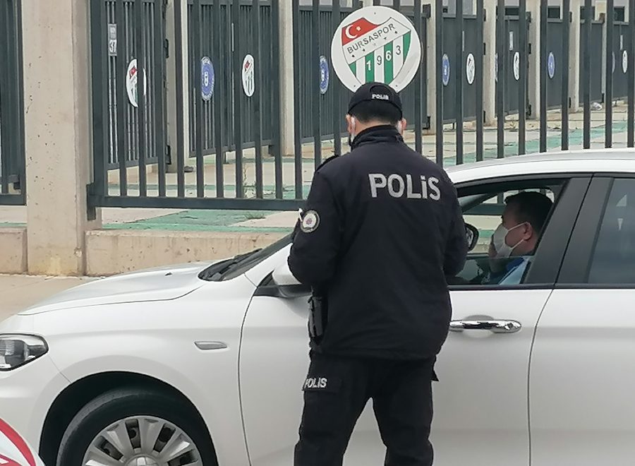 Bursa'da koronavirüslü sürücü trafik kontrolünde yakalandı