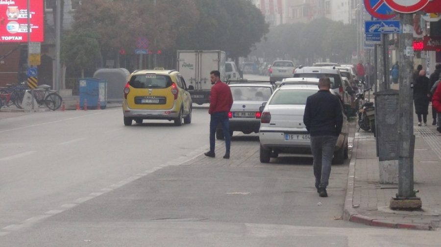 Bursa'da yoğun sis hayatı felç etti