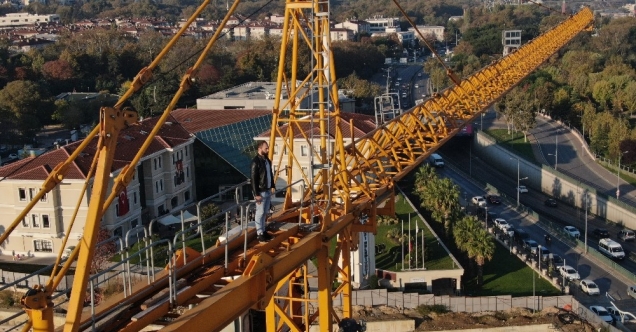 Bursa'da 80 metre yüksekte alkışlanacak hareket