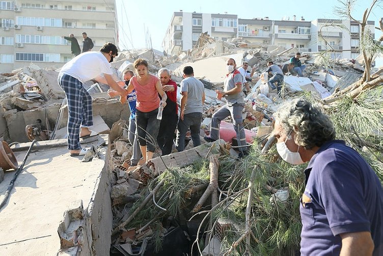 İzmir'de deprem! Kurtarma çalışmaları devam ediyor