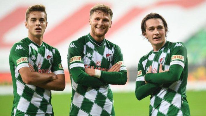 Bursaspor gençleriyle sahada