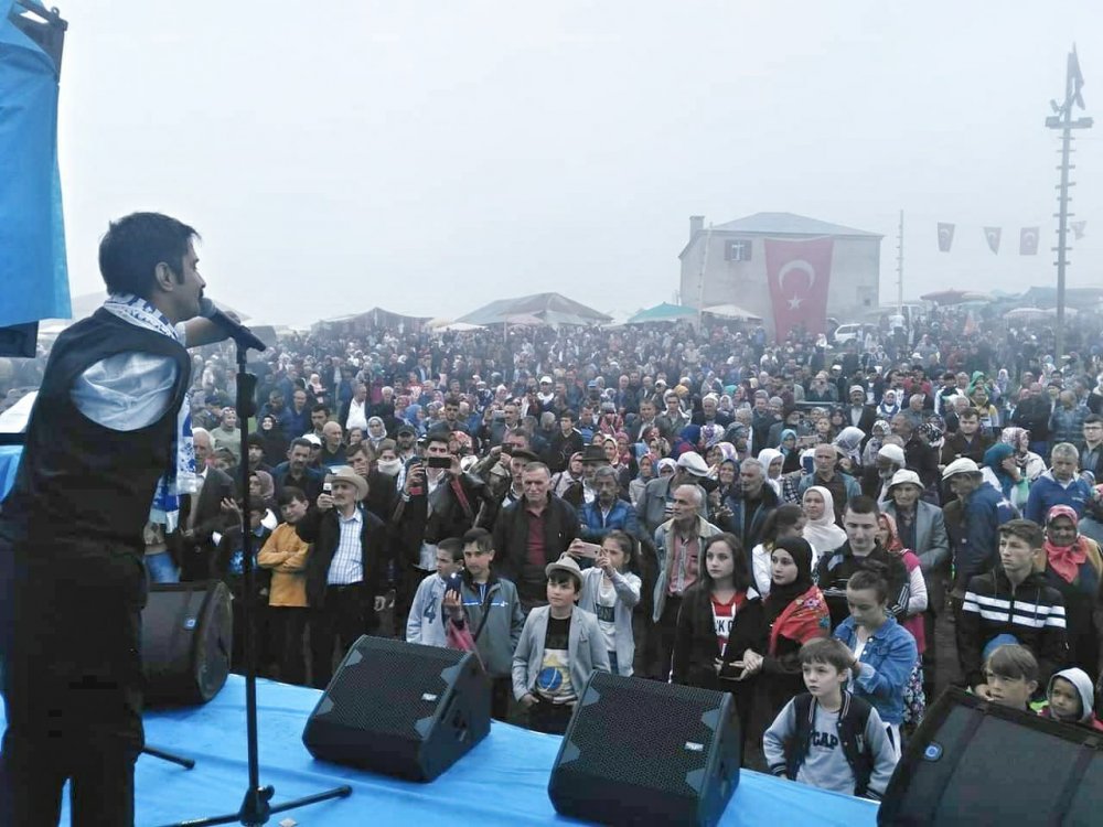 Bursa'da azmin öyküsü! Gündüz işte gece sahnede