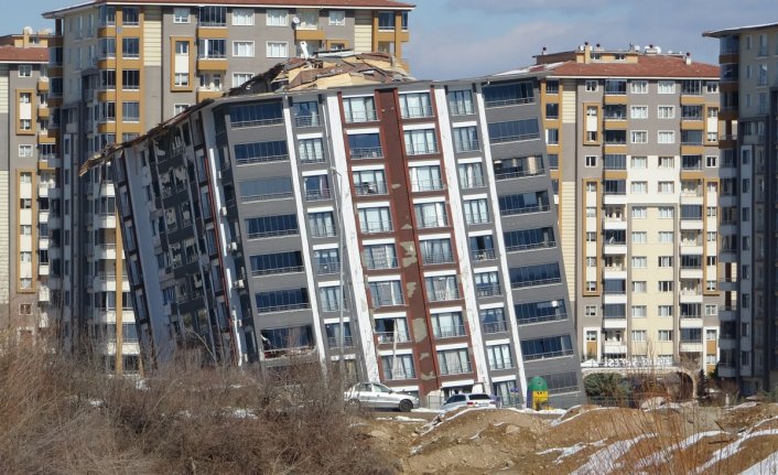 Milyonluk yeni daireleri yıkılan vatandaşlar isyan etti